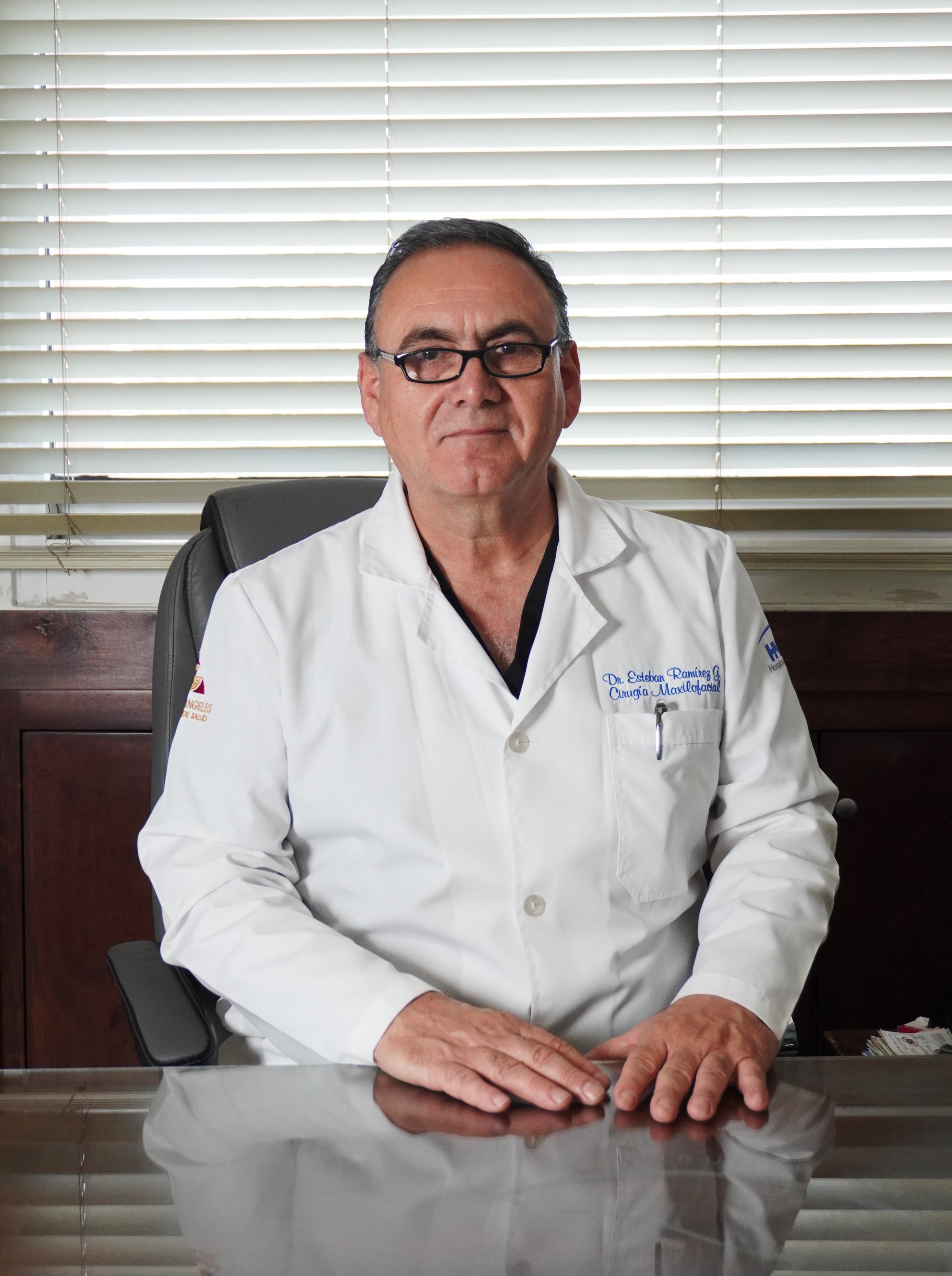 Dr. Esteban Ramírez - Experienced Implant Dentist